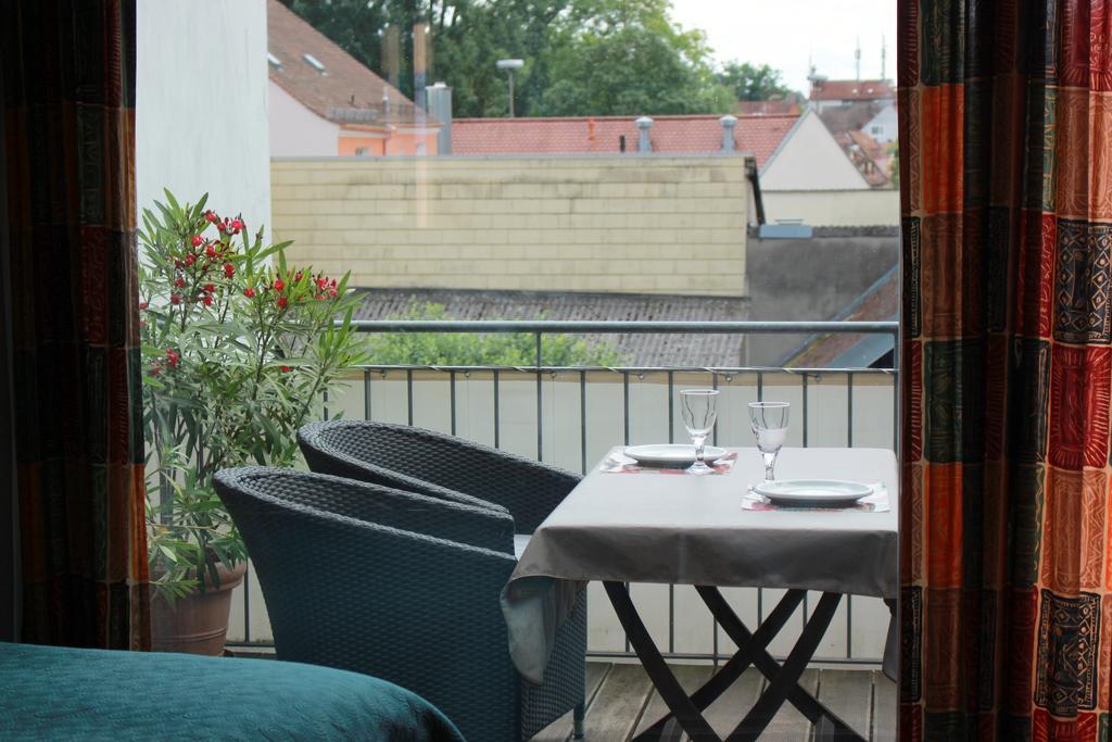 Studio A Am Burgberg Erlangen Exteriör bild